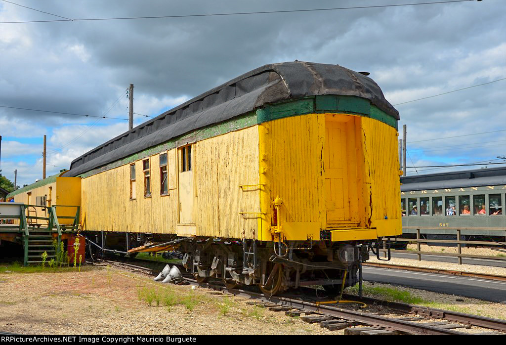 Chicago & North Western Wood Baggage 